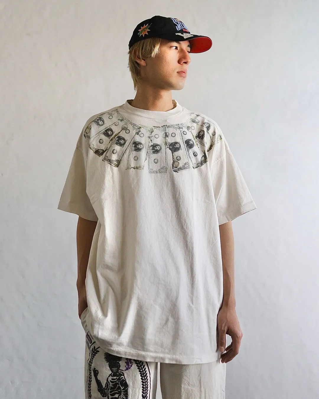 SAINT Mxxxxxx MONEY TEE/WHT dollar necklace, retro short-sleeved, off-white S-XL, ready-to-wear, washed and distressed, authentic level printing, correct accessories/with little angel logo